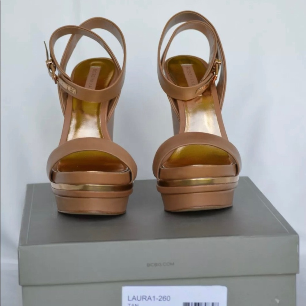 NWB BCBG  Platform Wedge  Sandals 9M Tan Orig $250 - Picture 2 of 11